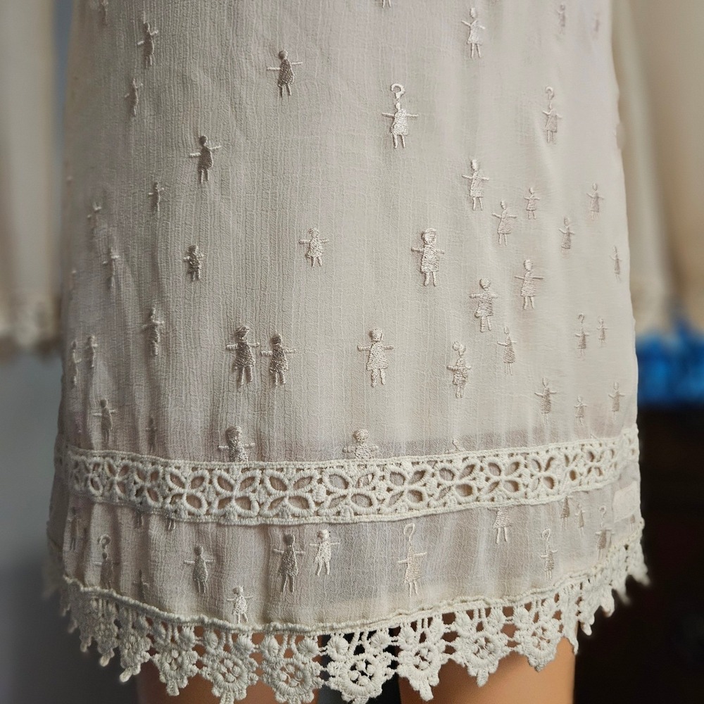 Orphan Black Hot Topic Dress Womens‎ Medium Cream Lace Bell Sleeve Embroidered